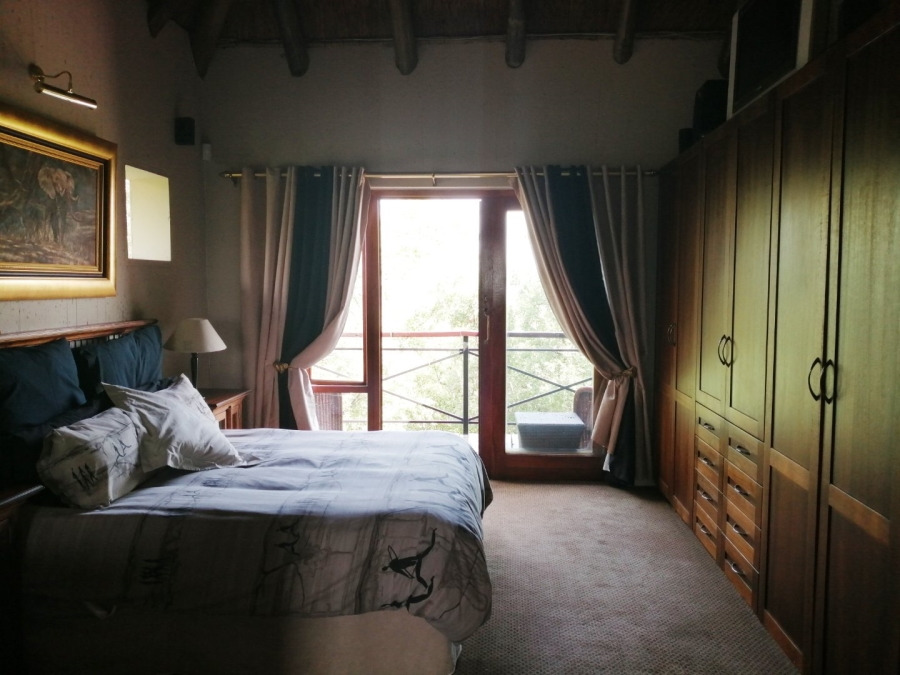 4 Bedroom Property for Sale in Boschenvaal River Front Lodges Free State